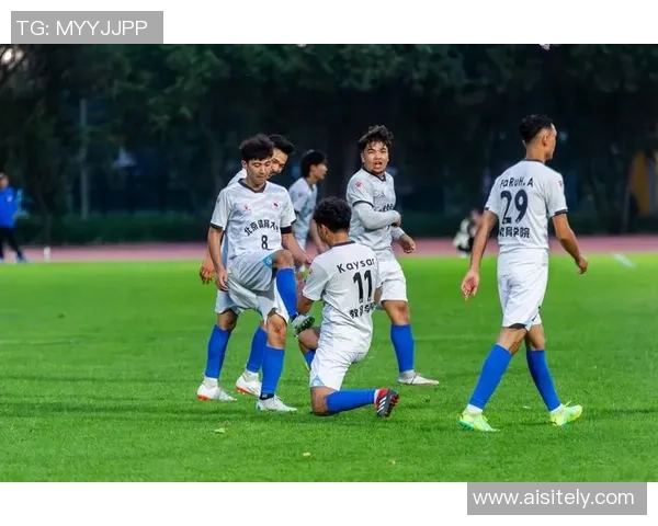 足球明星的日常生活揭秘他们如何在训练比赛和商业活动中平衡繁忙日程